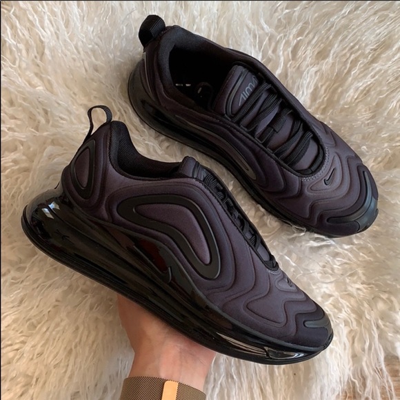 NWT Nike Air Max 720 Triple Black - Picture 4 of 8